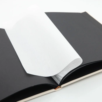 Album wklejany White mały z okienkiem (tradycyjny 20 czarnych stron)